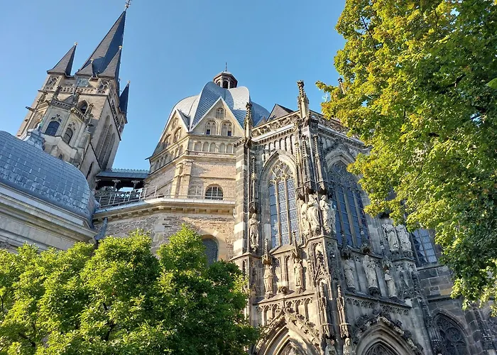 Butterflies, 134 Holiday home *